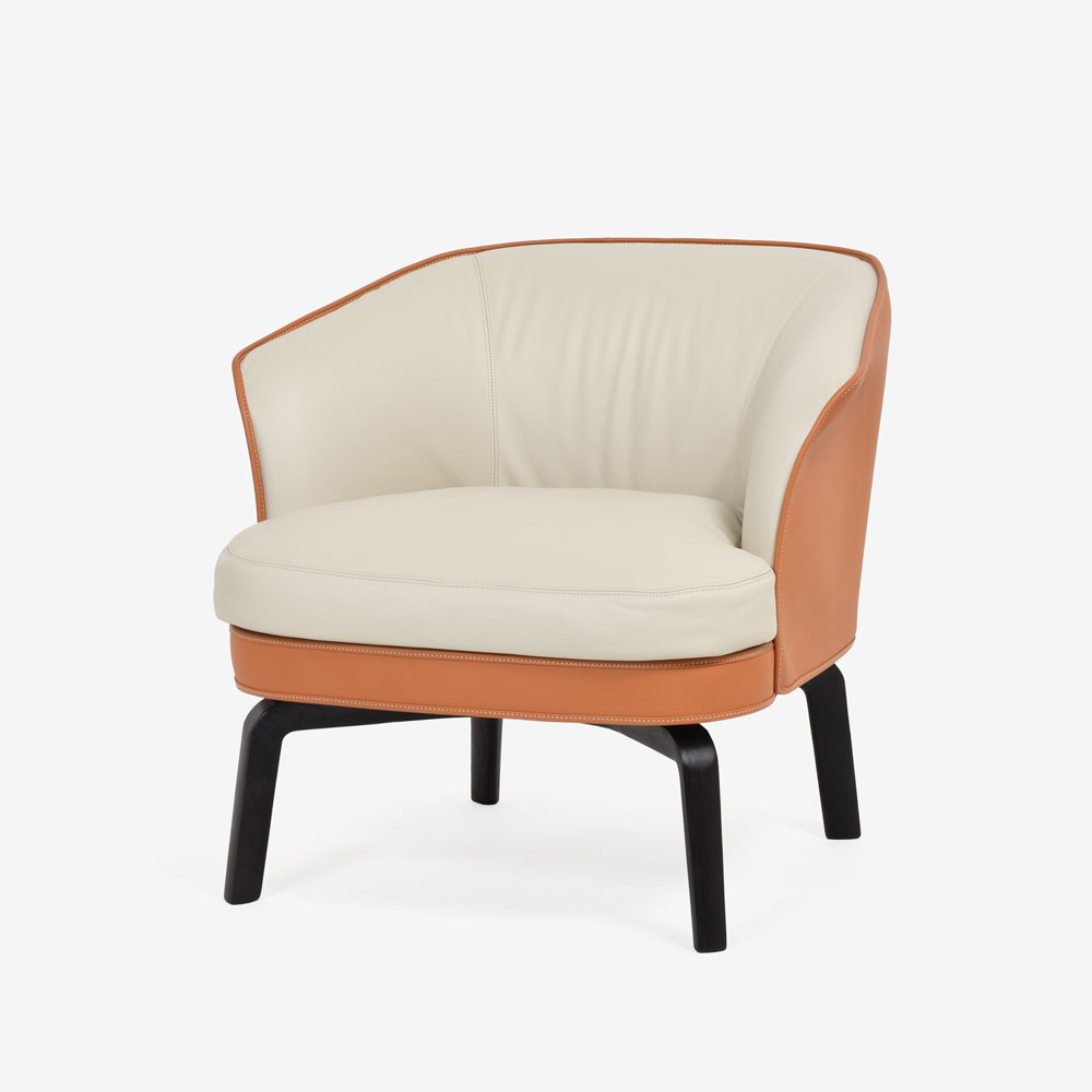 PoltronaFrau(ポルトローナ・フラウ)アームチェア「ニヴォラ」幅86cm 革スタッコ色/キャメル色【お手入れキットの特典付き】